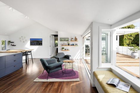 Photo of property in 76 Princes Street, Cambridge, 3434