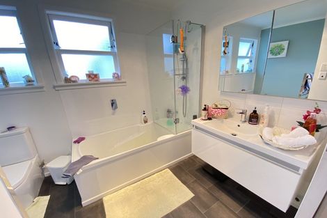 Photo of property in 673 Te Atatu Road, Te Atatu Peninsula, Auckland, 0610