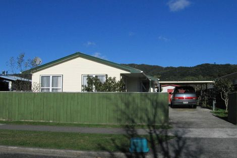 Photo of property in 3 Kerepehi Grove, Wainuiomata, Lower Hutt, 5014
