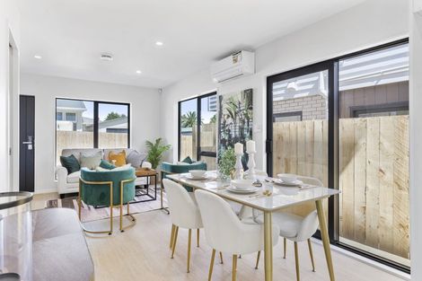 Photo of property in 451d Massey Road, Mangere East, Auckland, 2024