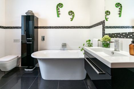 Photo of property in 79 Cashmere Avenue, Khandallah, Wellington, 6035