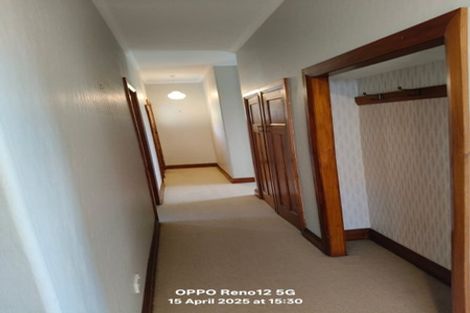 Photo of property in 32 Victoria Road, New Plymouth, 4310