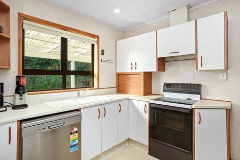 Photo of property in 6 Zande Terrace, Tawa, Wellington, 5028