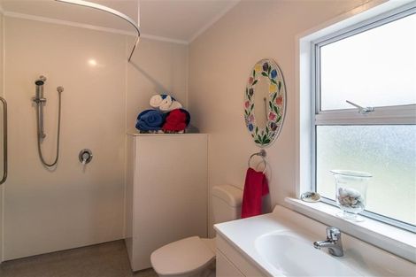 Photo of property in 68 Broderick Road, Johnsonville, Wellington, 6037