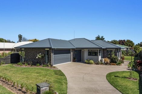 Photo of property in 21 Edgewater Grove, Whakatane, 3120
