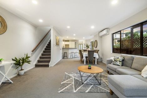 Photo of property in 1/6 Sunnydale Place, Oteha, Auckland, 0632