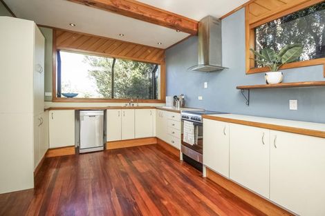 Photo of property in 10 Mceldowney Road, Titirangi, Auckland, 0604