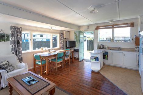 Photo of property in 603 Ocean Road, Whangamata, 3620