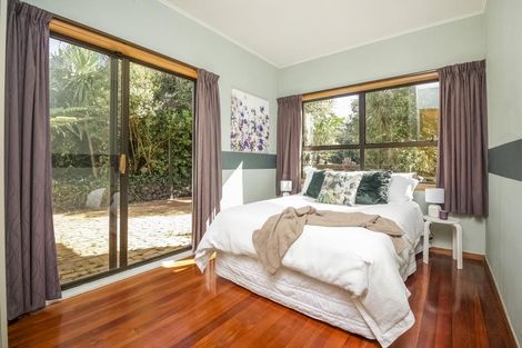 Photo of property in 10 Mceldowney Road, Titirangi, Auckland, 0604