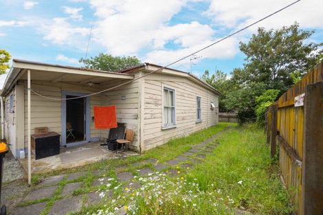 Photo of property in 1 Ranfurly Street, Palmerston North, 4410