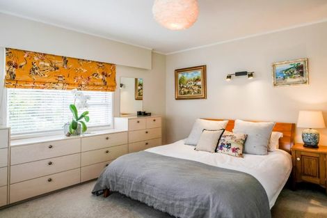 Photo of property in 28 James Evans Drive, Northcote, Auckland, 0627