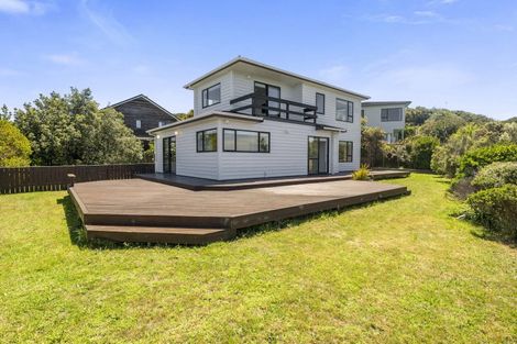 Photo of property in 15 Bury Grove, Strathmore Park, Wellington, 6022