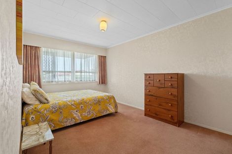 Photo of property in 76 Winchester Street, Levin, 5510