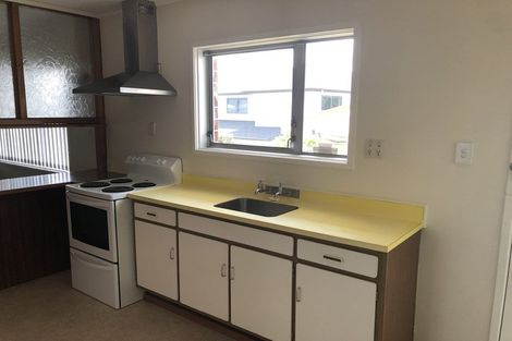 Photo of property in 1/305 Great North Road, Henderson, Auckland, 0612