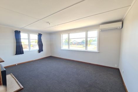 Photo of property in 27 Avro Crescent, Hornby, Christchurch, 8042
