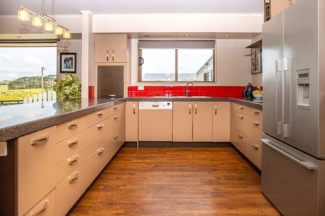 Photo of property in 413a Baylys Coast Road, Dargaville, 0377