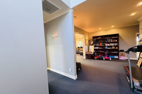 Photo of property in 6 Holly Court, Palmerston North, 4410