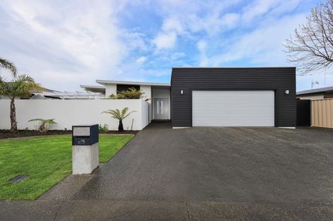 Photo of property in 21 Tasman Drive, Poraiti, Napier, 4112