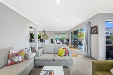 Photo of property in 39 Leeward Drive, Whitby, Porirua, 5024