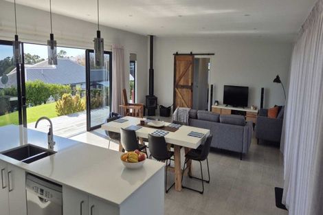 Photo of property in 330 Cable Bay Block Road, Cable Bay, 0420