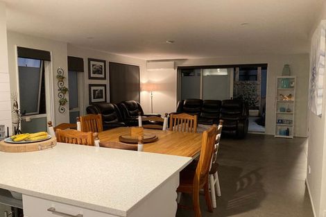 Photo of property in 7c Yeoman Place, Howick, Auckland, 2014