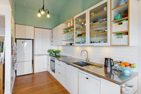 Photo of property in 34 The Parade, Paekakariki, 5034