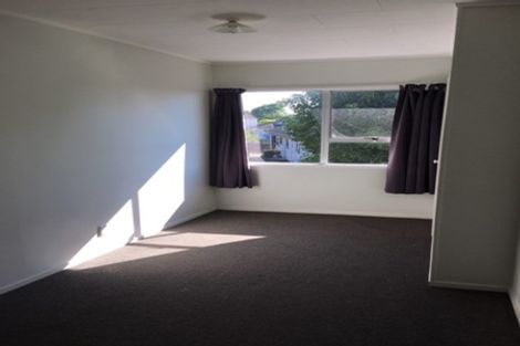 Photo of property in 1/23 Santiago Crescent, Unsworth Heights, Auckland, 0632