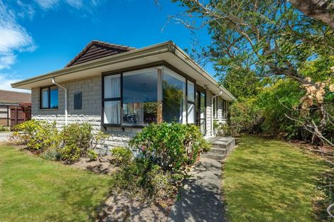 Photo of property in 1/7 Lydbury Place, Parklands, Christchurch, 8083