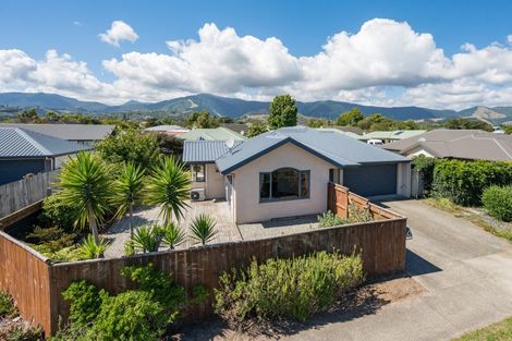 Photo of property in 16 Allport Place, Stoke, Nelson, 7011