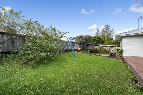 Photo of property in 69 Kemp Road, Massey, Auckland, 0614