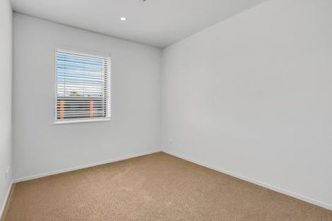 Photo of property in 25 Potter Avenue, Northcote, Auckland, 0627