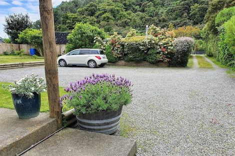 Photo of property in 19a Garden Terrace, Picton, 7220