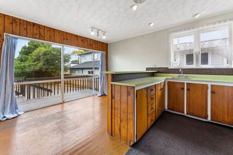 Photo of property in 536 Glenfield Road, Glenfield, Auckland, 0629