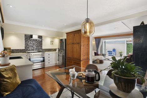 Photo of property in 11 Rangeview Road, Sunnyvale, Auckland, 0612
