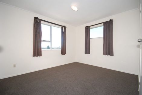 Photo of property in 3 Doone Place, Massey, Auckland, 0614