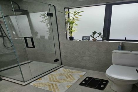 Photo of property in 2/99 Konini Road, Titirangi, Auckland, 0604