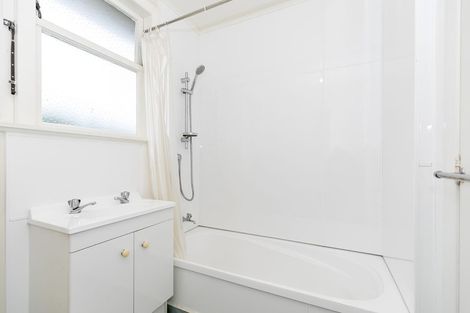 Photo of property in 84 Pine Avenue, Melville, Hamilton, 3206