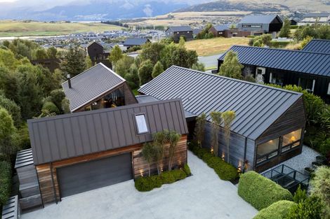 Photo of property in 8 Jacks Point Rise, Jacks Point, Queenstown, 9371