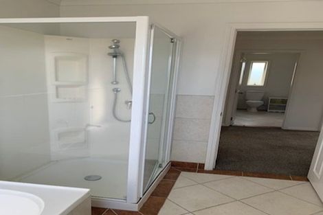 Photo of property in 2 Glastry Close, East Tamaki Heights, Auckland, 2016