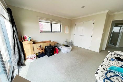 Photo of property in 6 Mcwhirters Farm Lane, Massey, Auckland, 0614