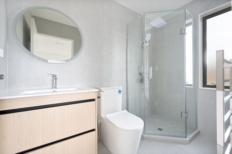 Photo of property in 44 Taipahitini Road, Rosehill, 2113
