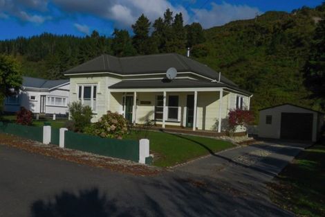 Photo of property in 3 Rosstown Road, Reefton, 7830