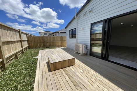 Photo of property in 22 Karihi Road, Karaka, 2113