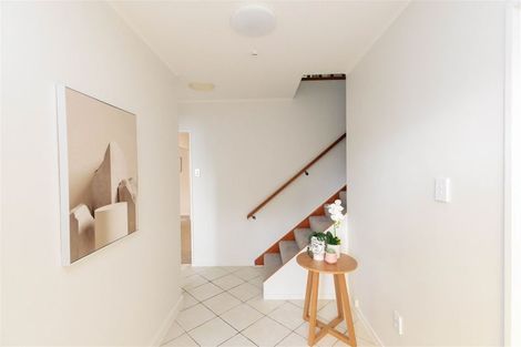 Photo of property in 34 Glanmire Road, Newlands, Wellington, 6037