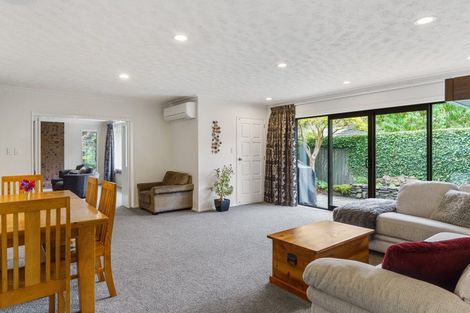 Photo of property in 33 Highland Place, Avonhead, Christchurch, 8042