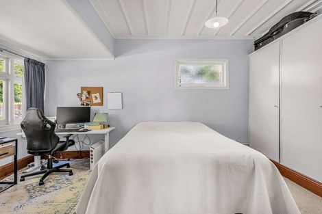 Photo of property in 32 Coote Road, Bluff Hill, Napier, 4110