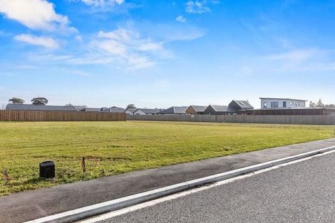 Photo of property in 37 Hawkins Road, Marshland, Christchurch, 8051