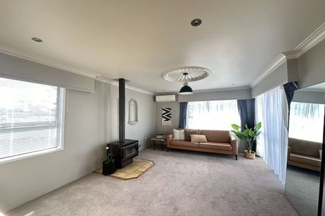 Photo of property in 10 Granville Drive, Massey, Auckland, 0614