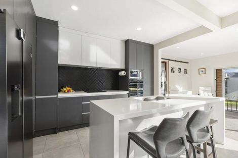 Photo of property in 7 Pikitanga Close, Tawa, Wellington, 5028