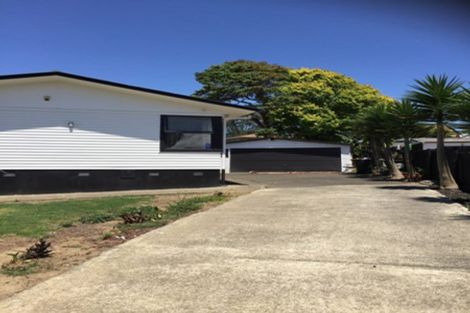 Photo of property in 42 Kemble Close, Mangere, Auckland, 2022